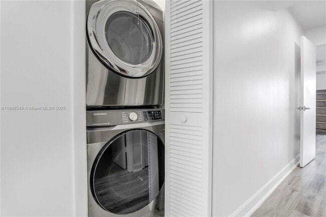 Building Photo - 3827 NE 166th St