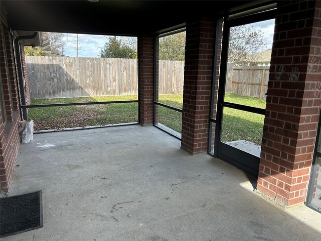 Building Photo - 2310 Townhall Ln