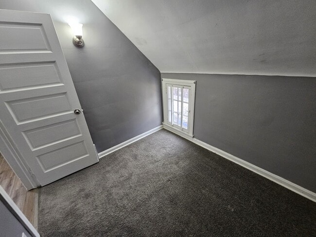 Building Photo - 3336 W 54th St