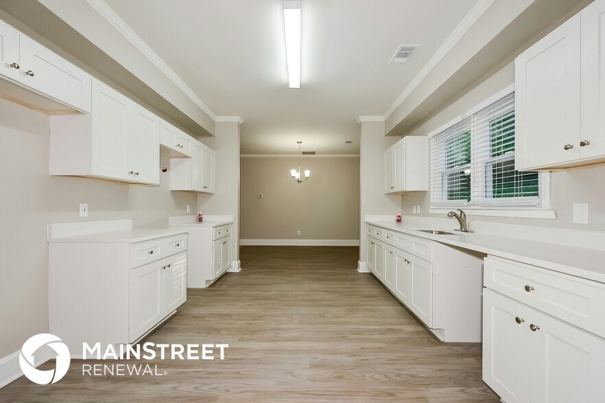 Building Photo - 11050 Shannon Cir