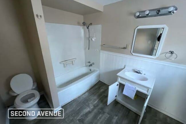 Building Photo - 803 Joseph St