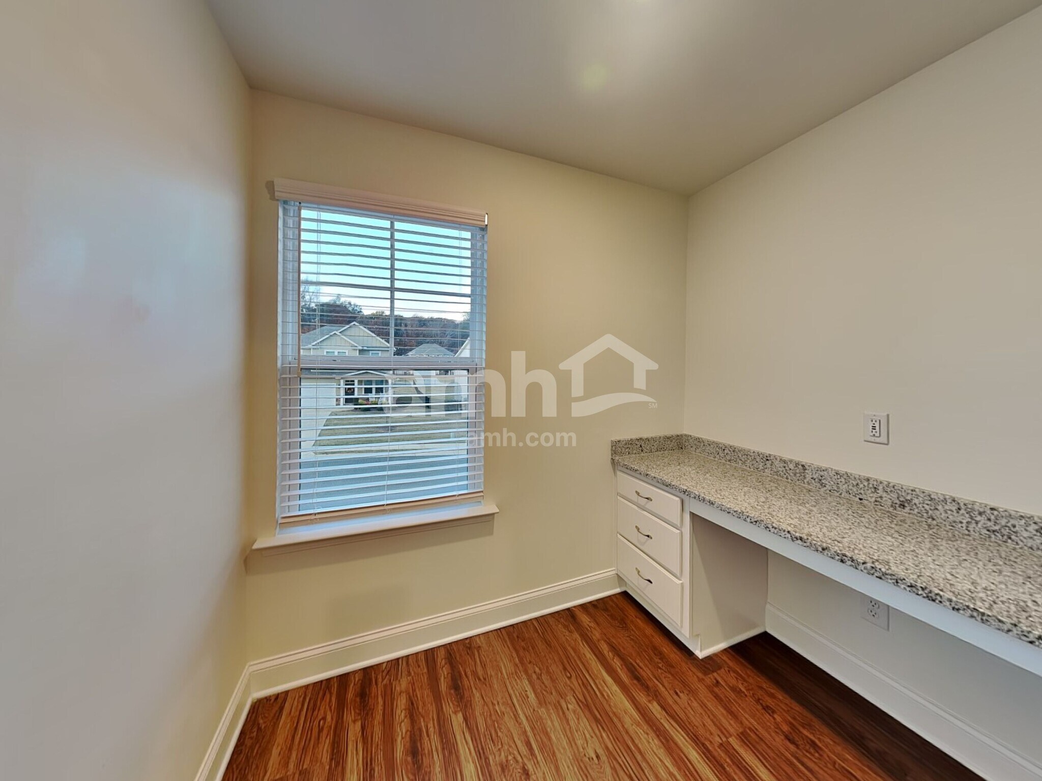 Building Photo - 109 Fairway Dr