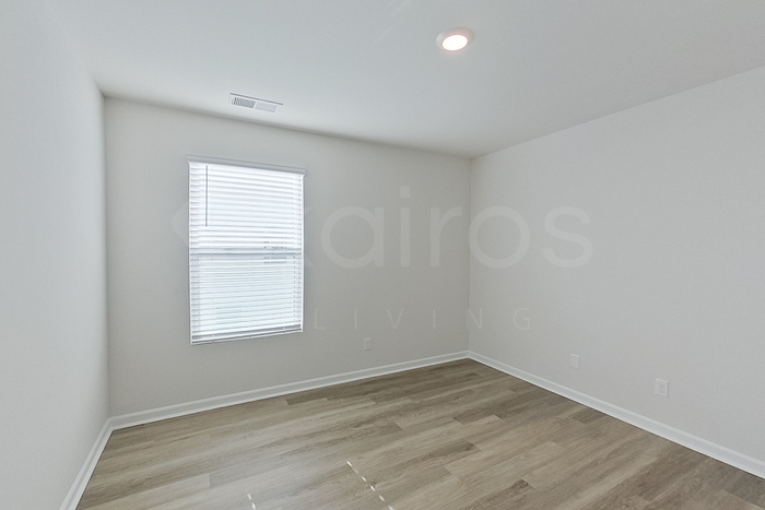 Building Photo - 113 Overstreet Way