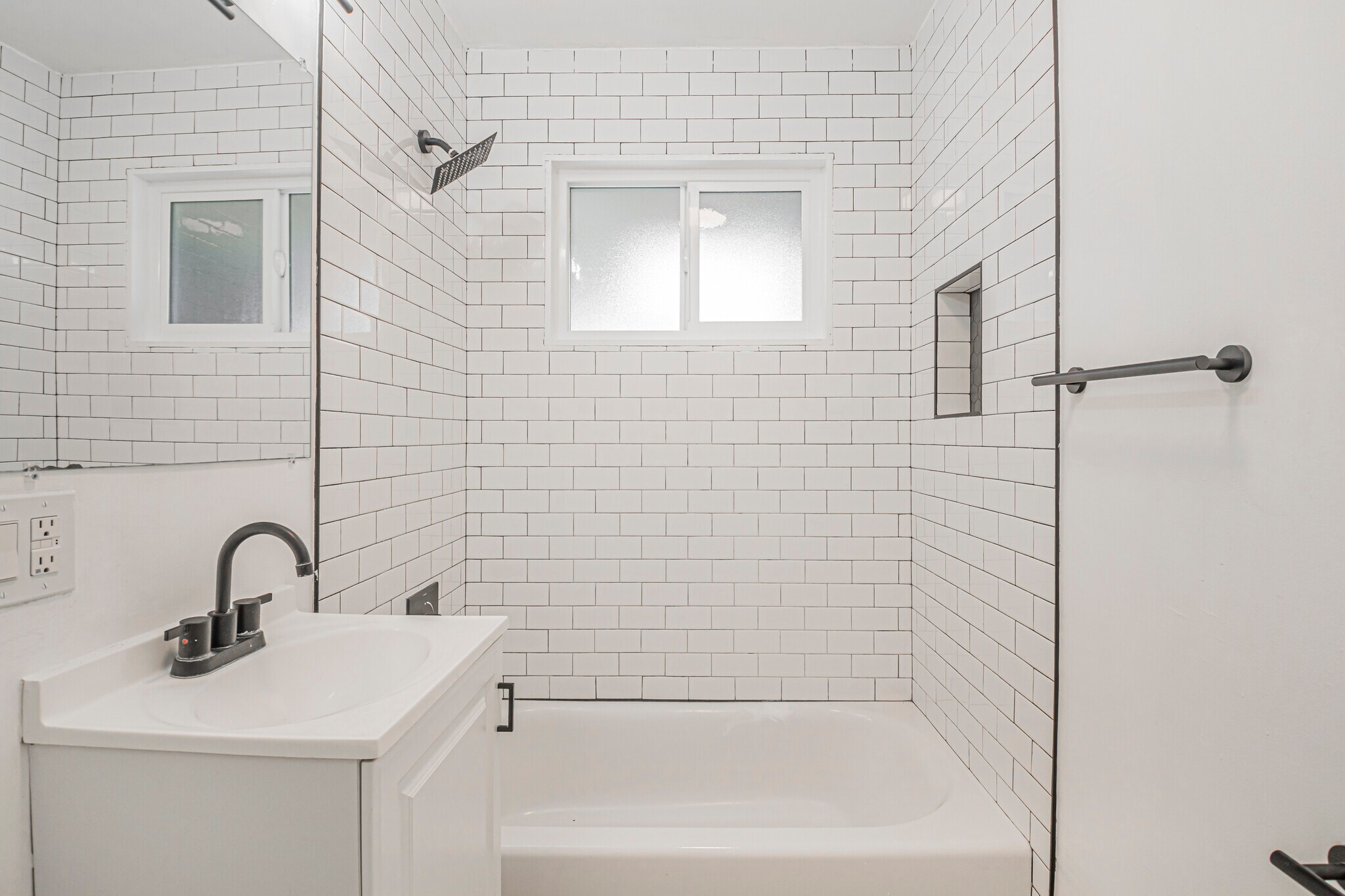 Building Photo - 6315 Cherry Ave