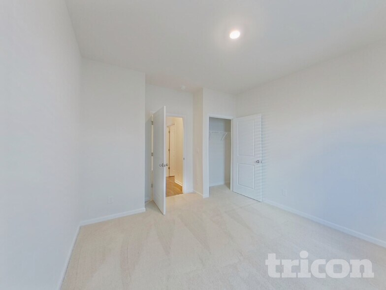 Building Photo - 1413 Chamomile Ct