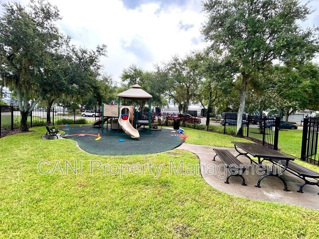 Building Photo - 11210 Roseate Dr