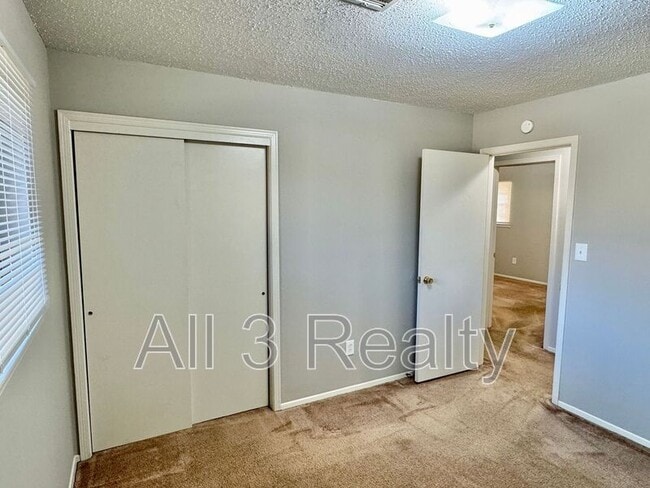 Building Photo - 6204 Lycoming Rd