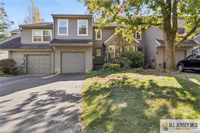 Building Photo - 10 Brookline Ct