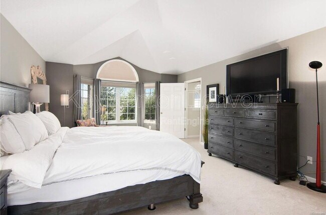 Building Photo - 9616 E Maplewood Cir