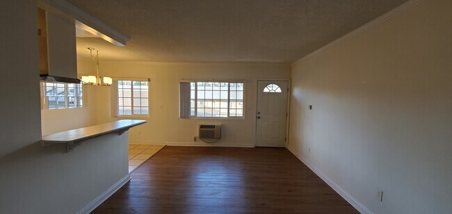 Building Photo - 4320 Russell Ave
