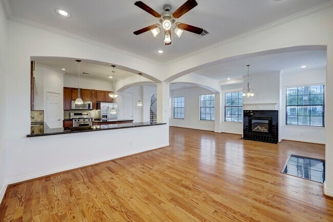 Building Photo - 7539 Highmeadow Dr
