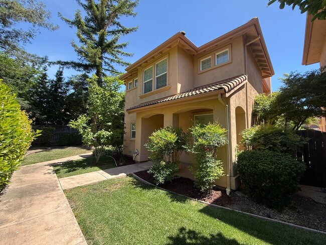 Building Photo - Charming Luxury Home near Downtown & Shopping