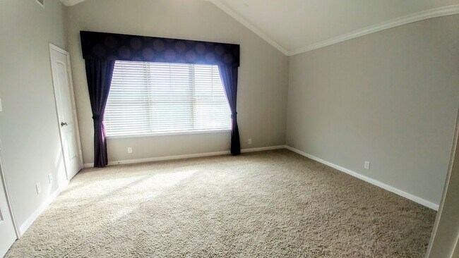Building Photo - Model Home in City Side Condo Community