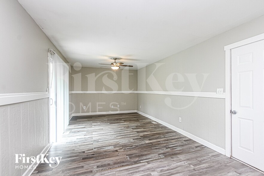 Building Photo - 5837 Walsham Way