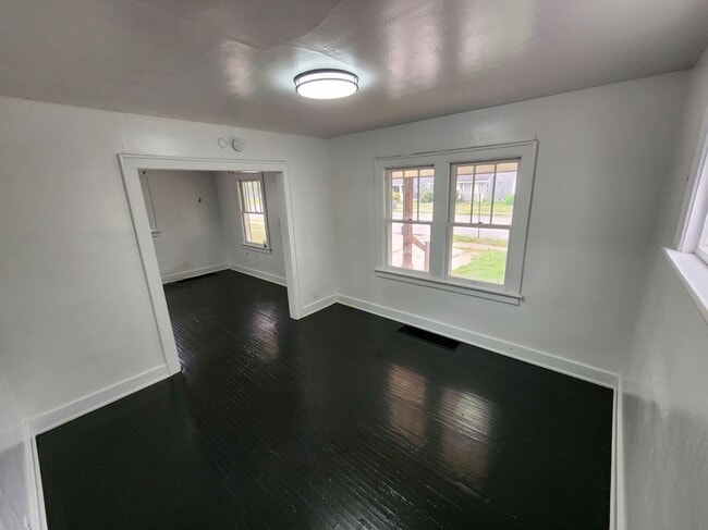 Building Photo - Cozy 3-Bedroom Home in Lima, OH – $1395/Mo...