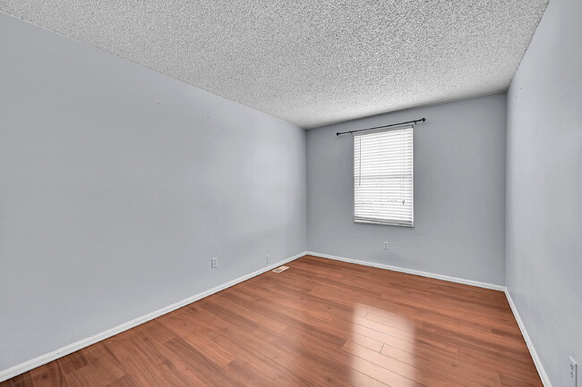 Building Photo - $2,200.95, $300 off the first month's rent, 4 Beds - 2 Bath, Single Family Home in Colorado Sprin...