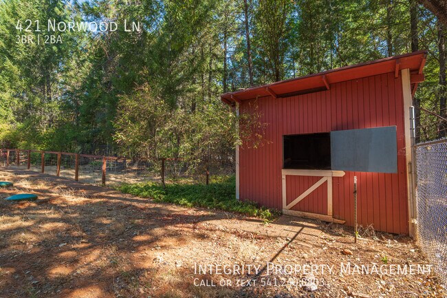 Building Photo - 421 Norwood Ln