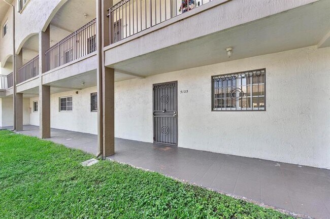 Building Photo - 8851 NW 119th St