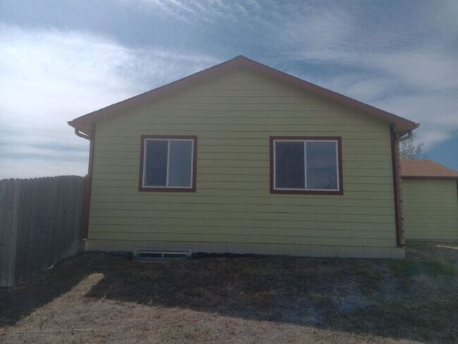 Building Photo - Great House