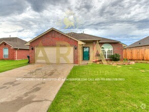 Building Photo - Spacious Edmond Fossil Creek Addition 3 Be...