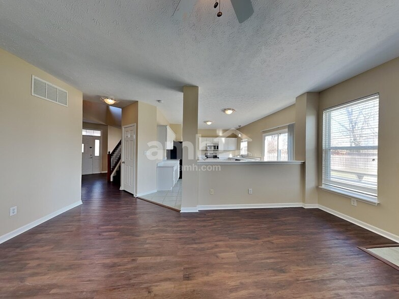 Building Photo - 16938 Cedar Creek Ln