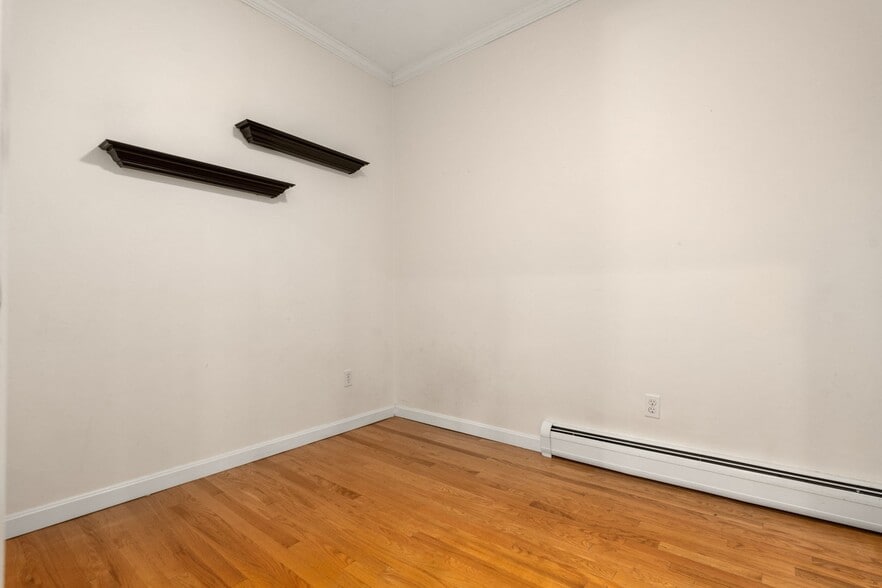 Building Photo - 43 Irving St