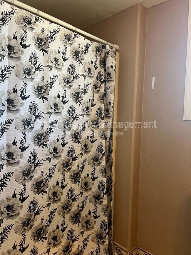 Building Photo - 379 E 16th St