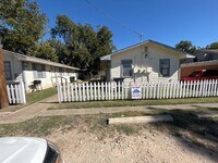 Building Photo - 1404 Bundrant Dr