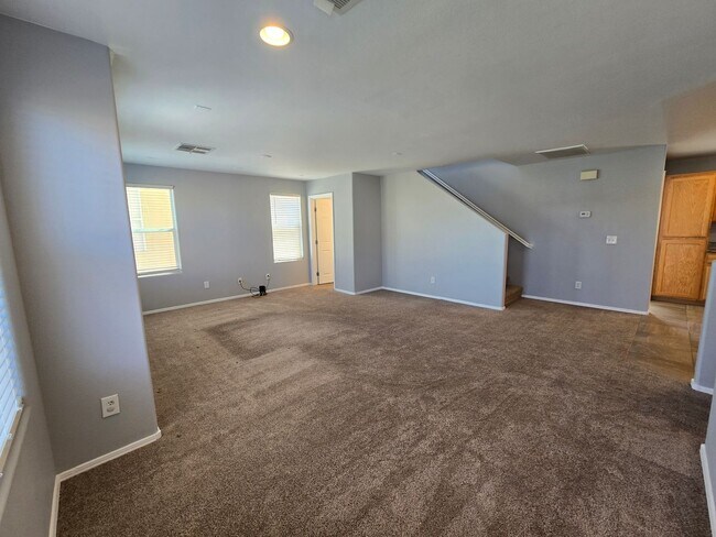 Building Photo - Fabulous 3-Bedroom, 3.5-Bathroom Home with...