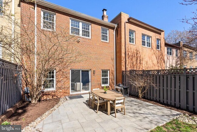 Building Photo - 2729 Unicorn Ln NW