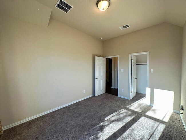 Building Photo - 3117 Hidalgo Loop