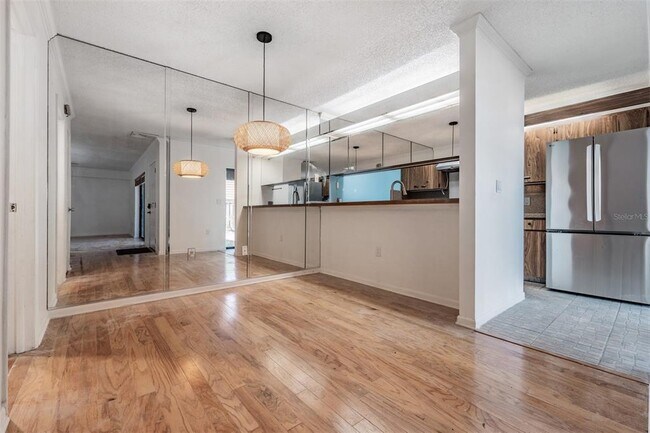 Building Photo - 2710 4th Ct