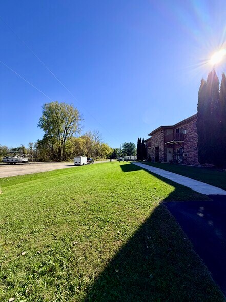 Building Photo - 413 Rowley St