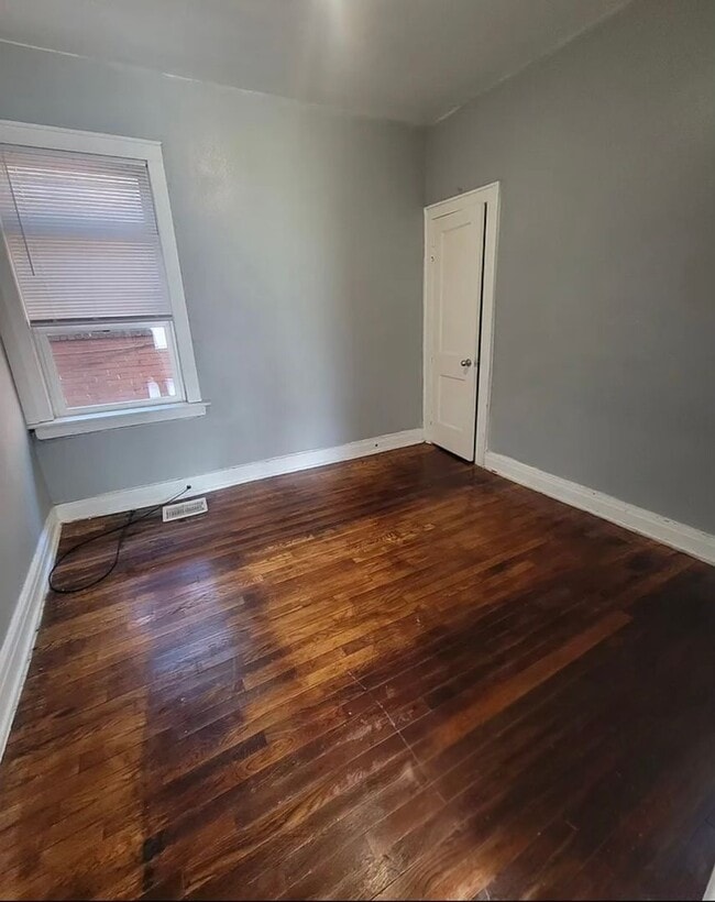 Building Photo - Welcome home- Large 3 Bedroom Duplex