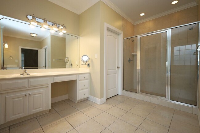 Building Photo - 3798 Bermuda Run Dr