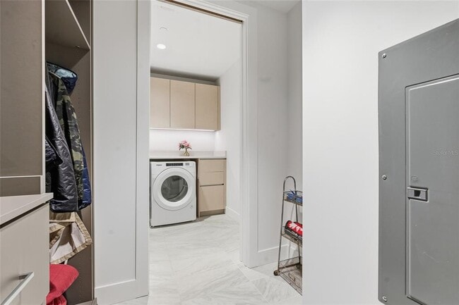 Building Photo - 777 3rd Ave N