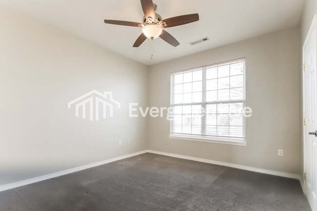 Building Photo - 4303 SW Brownstone Ave