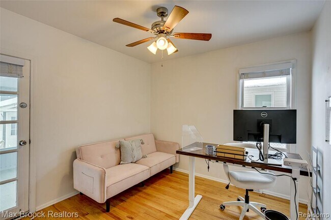 Building Photo - 1460 Cole St