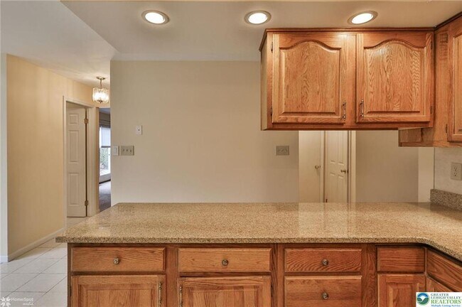 Building Photo - 4059 Wedgewood Rd