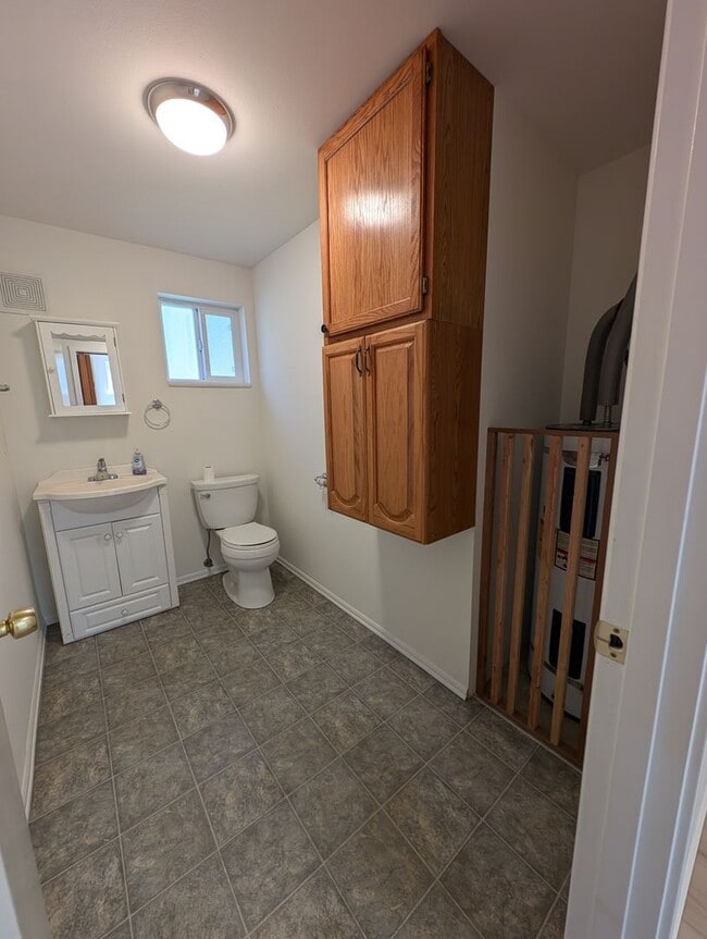 Building Photo - Charming 2 Bed Rental w Bonus Space & Loft! Available Now!