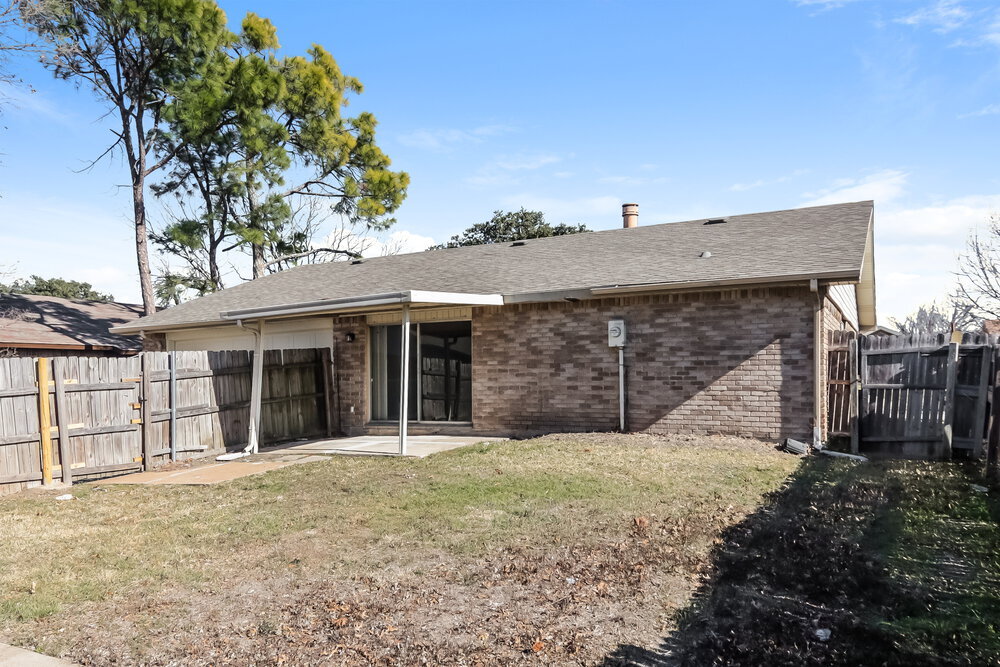 Building Photo - 5916 Cedar Ln