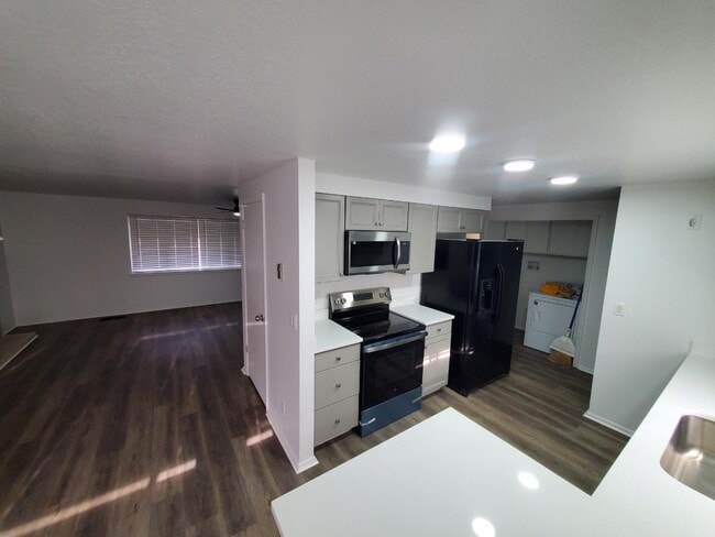 Building Photo - 14905 S Redwood Rd