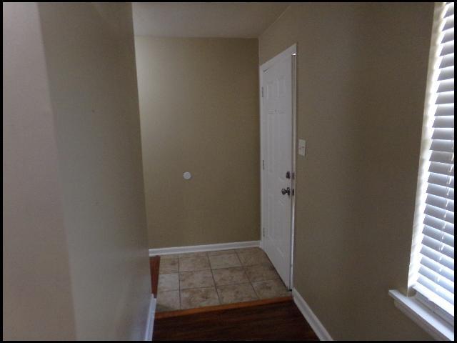 Building Photo - 13 Point O Woods Dr