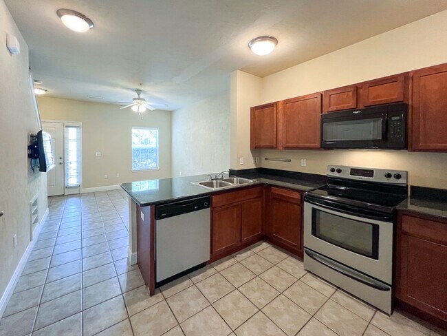 Building Photo - 2972 SW 35th Pl