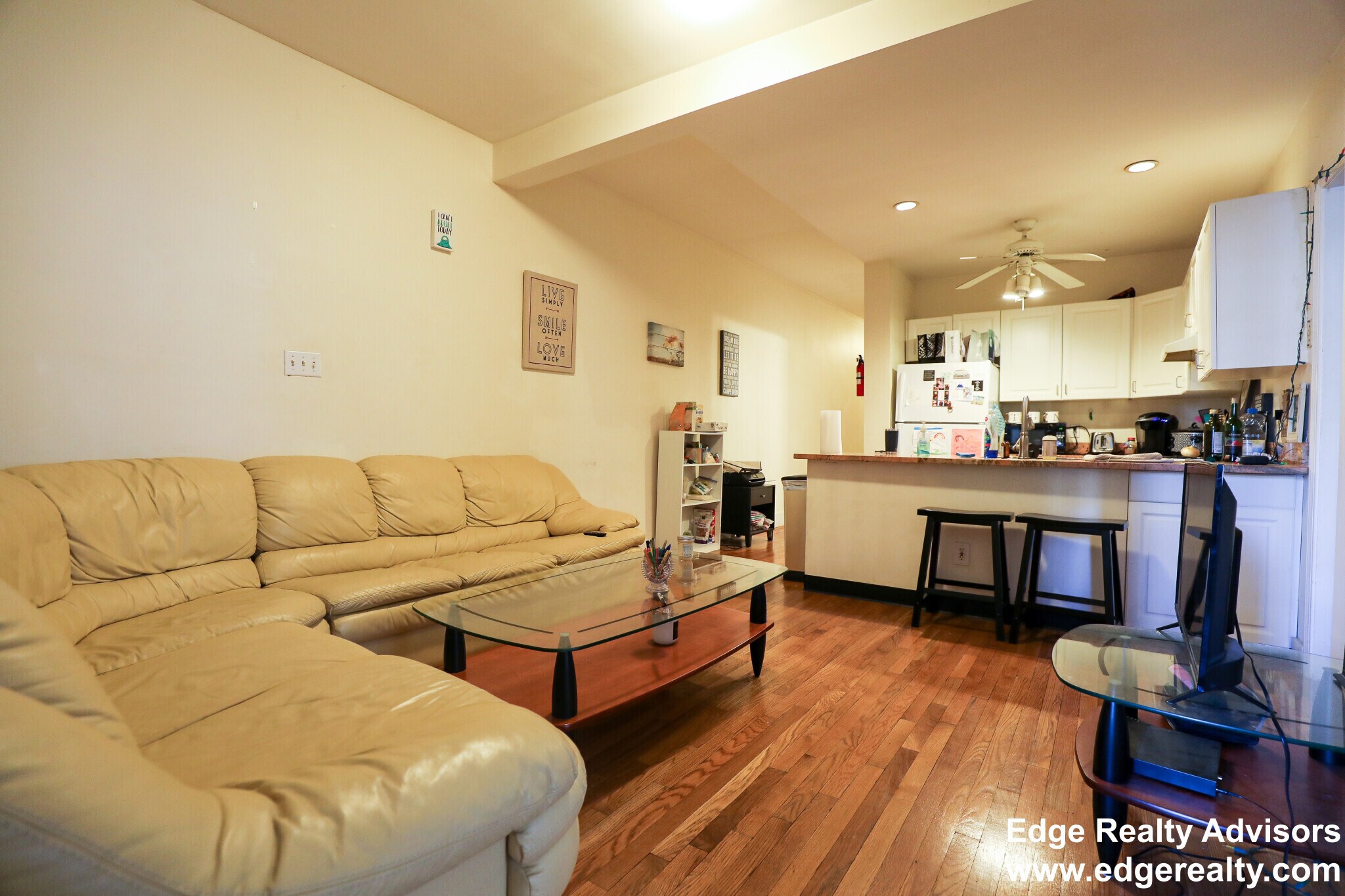 Building Photo - 74 Egmont St