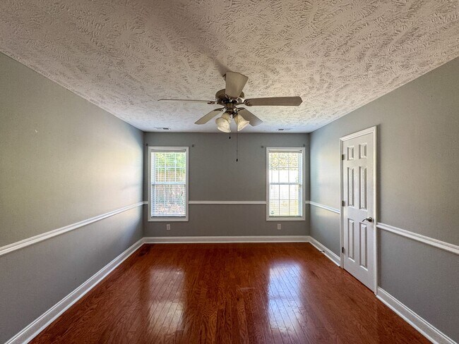 Building Photo - 584 S Buckeye Dr