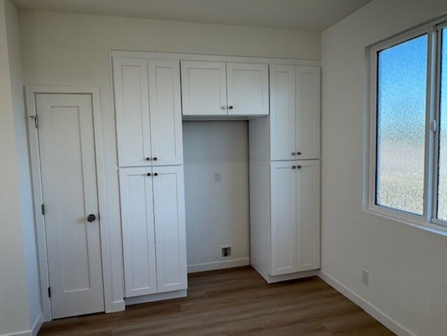 Building Photo - 6170 Briercrest Ave