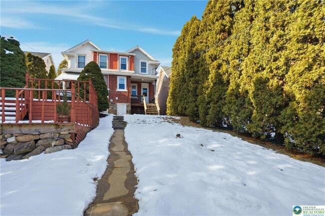 Building Photo - 1050 Delaware Ave