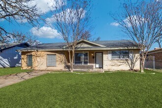 Building Photo - Spacious 4 Bed, 2 Bath Single-Story Gem in Dallas' Pleasant Grove – Move-In Ready and Available Now!