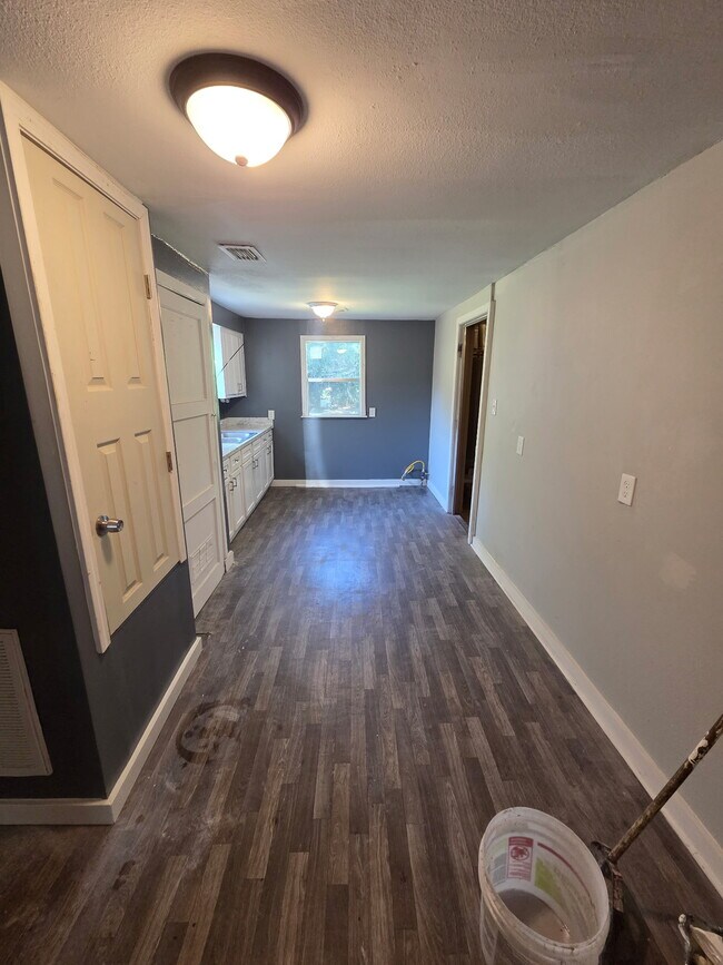 Building Photo - 2866 Edgewood St